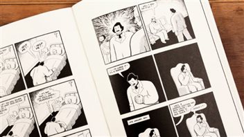 La pièce de Zach Fraser est adaptée du texte et des images de la bande dessinée acclamée « Louis Riel, a comic-strip biography », de Chester Brown, publiée en 2003. La pièce de Zach Fraser est adaptée du texte et des images de la bande dessinée acclamée « Louis Riel, a comic-strip biography », de Chester Brown, publiée en 2003.