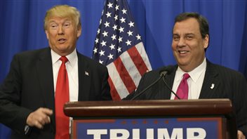 Chris Christie a annoncé son soutien à Donald Trump. Chris Christie a annoncé son soutien à Donald Trump.