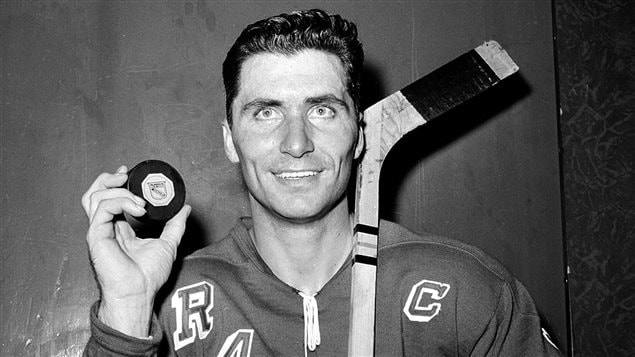Andy Bathgate a compté son 200e but dans la LNH le 12 novembre 1961 Andy Bathgate a compté son 200e but dans la LNH le 12 novembre 1961
