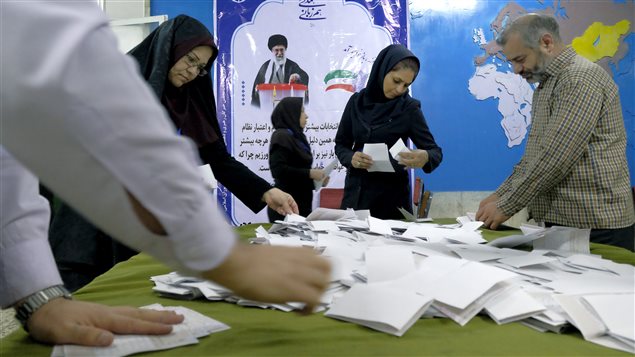 Dépouillement des bulletins de vote en Iran Dépouillement des bulletins de vote en Iran