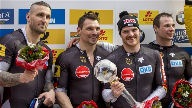 Maximillian Arndt et ses équipiers champions 2016 de la Coupe du monde de bob à quatre Maximillian Arndt et ses équipiers champions 2016 de la Coupe du monde de bob à quatre