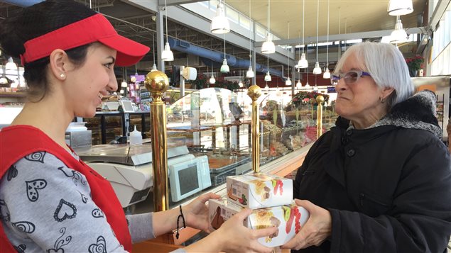 Neven Issak au marché Adonis Neven Issak au marché Adonis