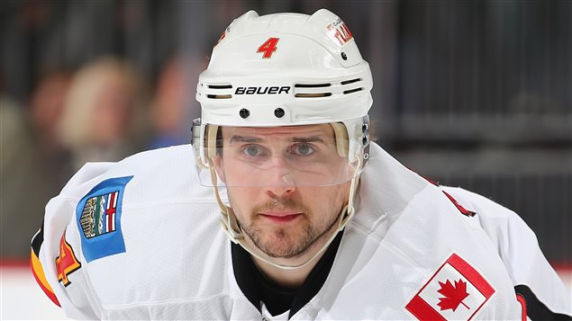 Kris Russell prend la direction de Dallas. Kris Russell prend la direction de Dallas.