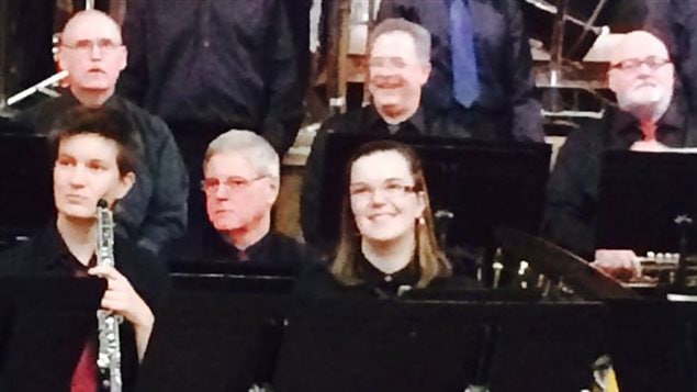 Kailey Baum joue la flûte traversière avec le Saskatoon Concert Band. Kailey Baum joue la flûte traversière avec le Saskatoon Concert Band.