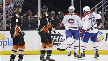 Alex Galchenyuk célèbre avec P.K. Subban son premier but du match. Alex Galchenyuk célèbre avec P.K. Subban son premier but du match.