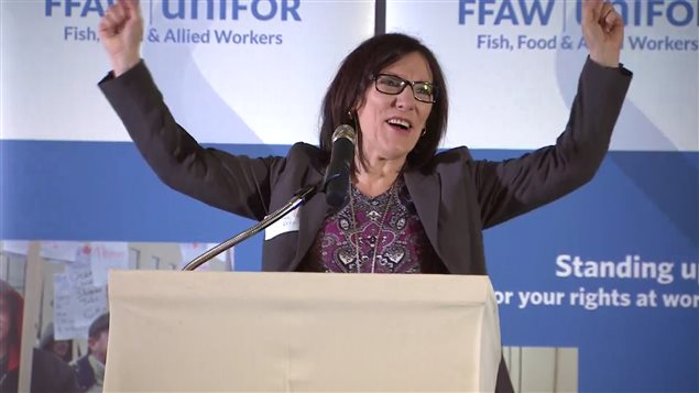 Heather Starkes a fait un discours passionné sur l'importance de ne pas exclure les côtiers de la pêche à la crevette. Heather Starkes a fait un discours passionné sur l'importance de ne pas exclure les côtiers de la pêche à la crevette.