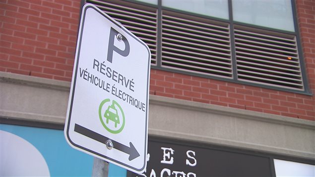 La Ville de Trois-Rivières n'a mis en place qu'une seule borne de recharge pour véhicule électrique. La Ville de Trois-Rivières n'a mis en place qu'une seule borne de recharge pour véhicule électrique.