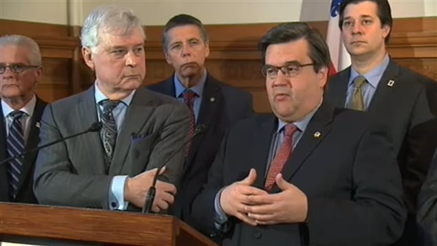 Le maire de Westmount, Peter Trent, à gauche, et le maire de Montréal, Denis Coderre, à droite Le maire de Westmount, Peter Trent, à gauche, et le maire de Montréal, Denis Coderre, à droite