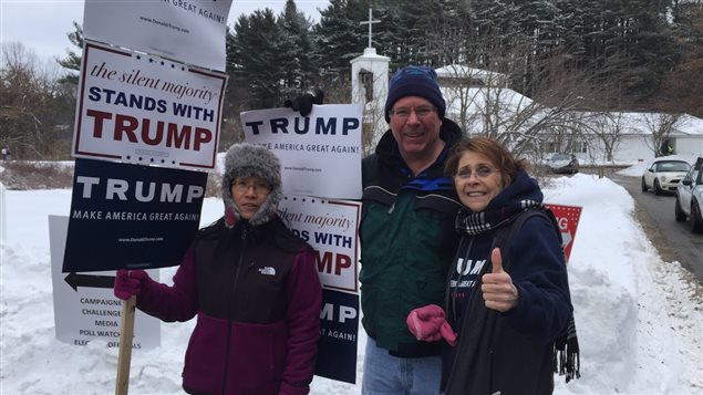 Des partisans de Donald Trump à Nashua, au New Hampshire, lors des primaires du 9 février 2016. Des partisans de Donald Trump à Nashua, au New Hampshire, lors des primaires du 9 février 2016.