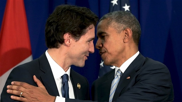 Justin Trudeau et Barack Obama lors de leur rencontre au sommet de l'APEC à Manille, aux Philippines, le 19 novembre 2015. Justin Trudeau et Barack Obama lors de leur rencontre au sommet de l'APEC à Manille, aux Philippines, le 19 novembre 2015.