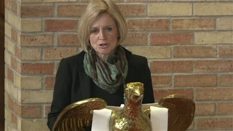 La première ministre de l'Alberta. Rachel Notley, fait une allocution durant les funérailles d'État de l'ex-premier ministre albertain Don Getty à la cathédrale anglicane All Saints d'Edmonton, le 5 mars 2016. La première ministre de l'Alberta. Rachel Notley, fait une allocution durant les funérailles d'État de l'ex-premier ministre albertain Don Getty à la cathédrale anglicane All Saints d'Edmonton, le 5 mars 2016.