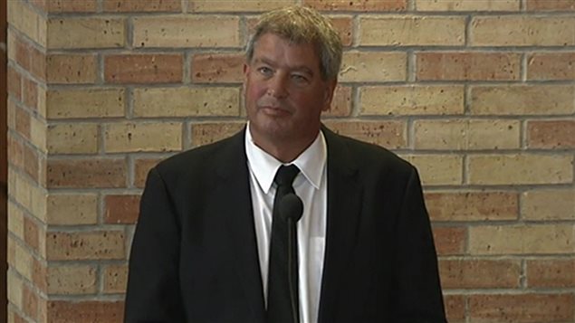 Darren Getty donne une allocution durant les funérailles d'État de son père Don le 5 mars 2016 à la cathédrale anglicane All Saints, à Edmonton. Darren Getty donne une allocution durant les funérailles d'État de son père Don le 5 mars 2016 à la cathédrale anglicane All Saints, à Edmonton.