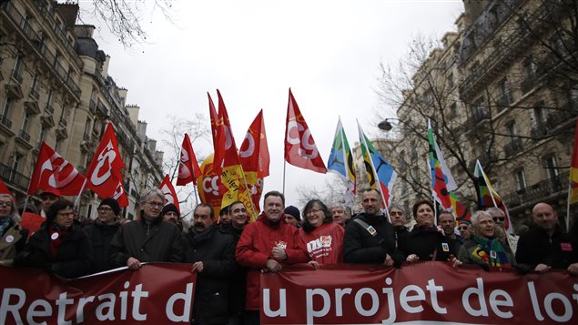 Ce mercredi 9 mars constitue la première journée de mobilisation contre le projet de loi qui modifierait la semaine de travail française de 35 heures. Ce mercredi 9 mars constitue la première journée de mobilisation contre le projet de loi qui modifierait la semaine de travail française de 35 heures.