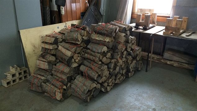 Le bois est prêt à être distribué dans les campings de la région Le bois est prêt à être distribué dans les campings de la région