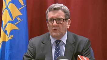 Régis Labeaume salue la concrétisation du projet de centre de prédédouanement américan à Québec. Régis Labeaume salue la concrétisation du projet de centre de prédédouanement américan à Québec.