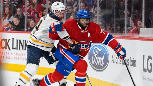 Nicolas Deslauriers tasse P.K. Subban. Nicolas Deslauriers tasse P.K. Subban.