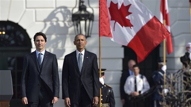 Le premier ministre Trudeau a été accueilli par le président Obama vers 9 h à la Maison-Blanche. Le premier ministre Trudeau a été accueilli par le président Obama vers 9 h à la Maison-Blanche.