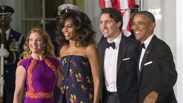 Barack et Michelle Obama ont accueilli le couple Trudeau-Grégoire pour le dîner d'État, jeudi soir, à la Maison-Blanche. Barack et Michelle Obama ont accueilli le couple Trudeau-Grégoire pour le dîner d'État, jeudi soir, à la Maison-Blanche.