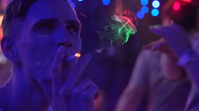 Dimitry Nekrasov, 24 ans, dans un bar gai de Moscou Dimitry Nekrasov, 24 ans, dans un bar gai de Moscou