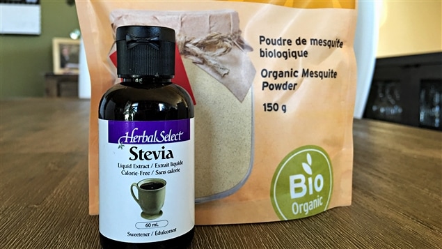 Notre journalisme Janic Tremblay a décidé de tester la stevia et le mesquite, deux produits alternatifs au sucre. Notre journalisme Janic Tremblay a décidé de tester la stevia et le mesquite, deux produits alternatifs au sucre.