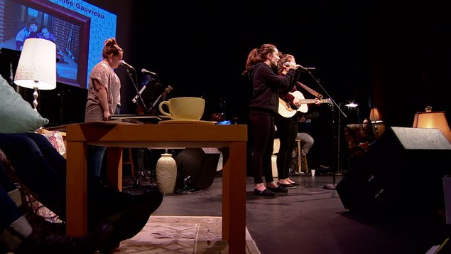 De jeunes chanteurs et musiciens performent au Galala le 12 mars 2016 à Edmonton. De jeunes chanteurs et musiciens performent au Galala le 12 mars 2016 à Edmonton.