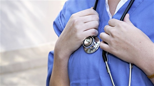 Nouveau revirement dans le dossier de la Coopérative de solidarité SABSA: la première clinique sans médecin du Québec fermera ses portes le 1er mai, à moins d’un revirement majeur.
Nouveau revirement dans le dossier de la Coopérative de solidarité SABSA: la première clinique sans médecin du Québec fermera ses portes le 1er mai, à moins d’un revirement majeur.