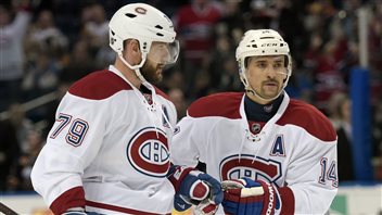 Andrei Markov et Tomas Plekanec célèbrent le deuxième but du CH en deuxième période. Andrei Markov et Tomas Plekanec célèbrent le deuxième but du CH en deuxième période.
