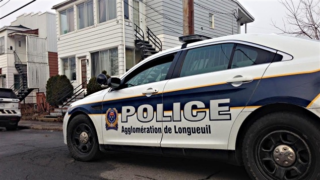 Plusieurs résidences de Longueuil sont visées par l'opération Spartiate du Service de police de l'agglomération de Longueuil. Plusieurs résidences de Longueuil sont visées par l'opération Spartiate du Service de police de l'agglomération de Longueuil.