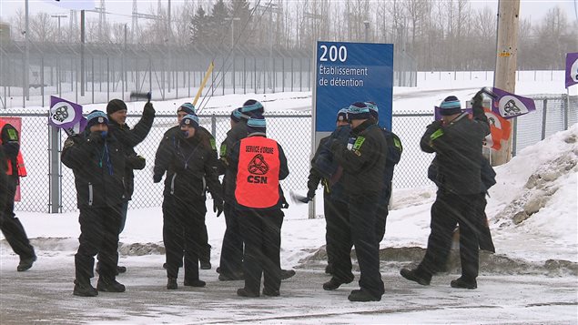 Manifestation des agents en services correctionnels à Rimouski Manifestation des agents en services correctionnels à Rimouski