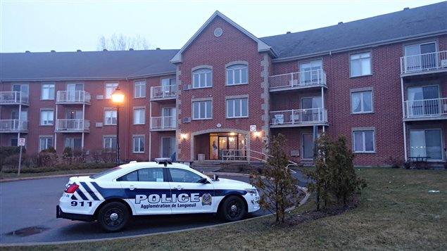 La police de Longueuil lors du démantèlement d'un réseau de trafiquants de drogue sur la Rive-Sud (Montréal). La police de Longueuil lors du démantèlement d'un réseau de trafiquants de drogue sur la Rive-Sud (Montréal).