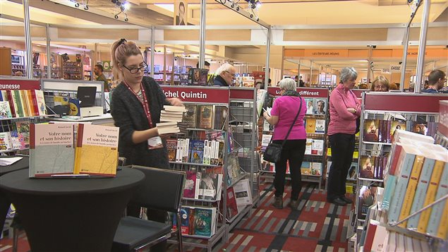 Le 28e Salon du livre de Trois-Rivières se déroule jusqu'à dimanche au Centre des congrès de l'Hôtel Delta Le 28e Salon du livre de Trois-Rivières se déroule jusqu'à dimanche au Centre des congrès de l'Hôtel Delta