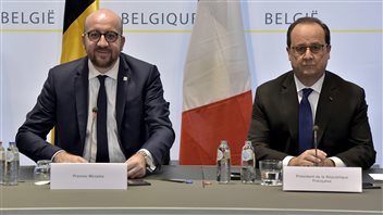 Le président François Hollande en compagnie du premier ministre belge Charles Michel Le président François Hollande en compagnie du premier ministre belge Charles Michel