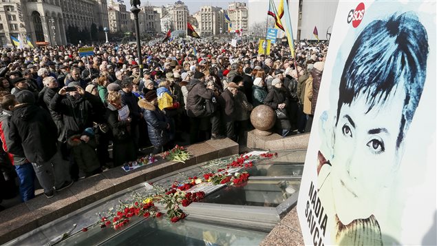 Des Ukrainiens se sont rassemblés en guise de soutien à Mme Savtchenko le 6 mars dernier, à Kiev. Des Ukrainiens se sont rassemblés en guise de soutien à Mme Savtchenko le 6 mars dernier, à Kiev.