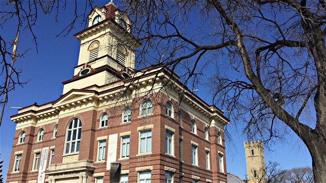 La Maison des artistes visuels francophones (MDA) est située dans l'ancien hôtel de ville de Saint-Boniface. La Maison des artistes visuels francophones (MDA) est située dans l'ancien hôtel de ville de Saint-Boniface.