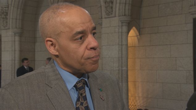 Larry Rousseau de l'AFPC se dit encouragé par le budget fédéral. Larry Rousseau de l'AFPC se dit encouragé par le budget fédéral.