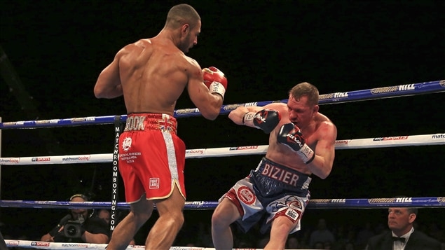 Kell Brook (gauche) et Kevin Bizier (droite) Kell Brook (gauche) et Kevin Bizier (droite)