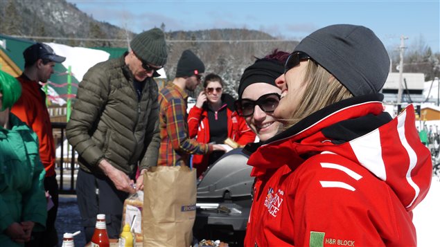 Le beau temps accompagne les amateurs de sports de glisse tout le weekend à la station de ski Pin Rouge Le beau temps accompagne les amateurs de sports de glisse tout le weekend à la station de ski Pin Rouge
