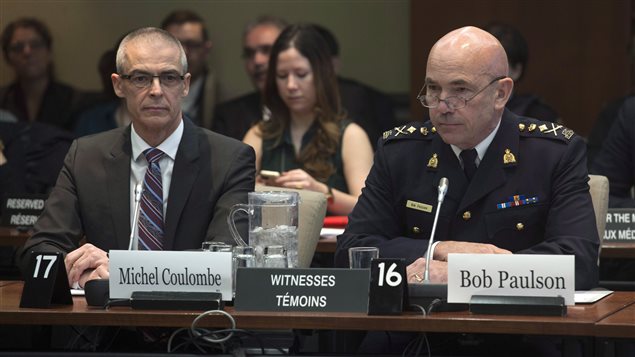 Le commissaire de la GRC, Bob Paulson, et le directeur du SCRS Michel Coulombe. Le commissaire de la GRC, Bob Paulson, et le directeur du SCRS Michel Coulombe.