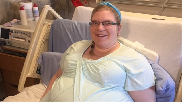 Bethani Webb est enceinte de quadruplées. Bethani Webb est enceinte de quadruplées.