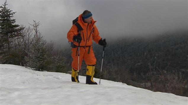 L'alpiniste Jean-François Tardif au mont Mégantic L'alpiniste Jean-François Tardif au mont Mégantic