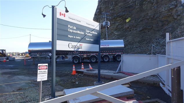 Travaux de décontamination au port de Cap-aux-Meules