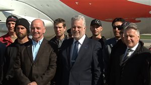 44 pompiers forestiers québécois s'envolent pour Fort McMurray