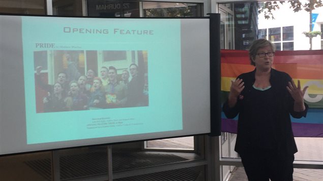 Dévoilement de la programmation du Festival de film Queer North, à Sudbury, par l'organisatrice Beth Mairs. Dévoilement de la programmation du Festival de film Queer North, à Sudbury, par l'organisatrice Beth Mairs.