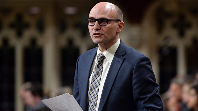Le ministre du Développement social, Jean-Yves Duclos, a déclaré que cette aide financière permettra aux coopératives de devenir autosuffisantes et de ne plus dépendre des subsides fédéraux pour maintenir leurs activités.
Le ministre du Développement social, Jean-Yves Duclos, a déclaré que cette aide financière permettra aux coopératives de devenir autosuffisantes et de ne plus dépendre des subsides fédéraux pour maintenir leurs activités.