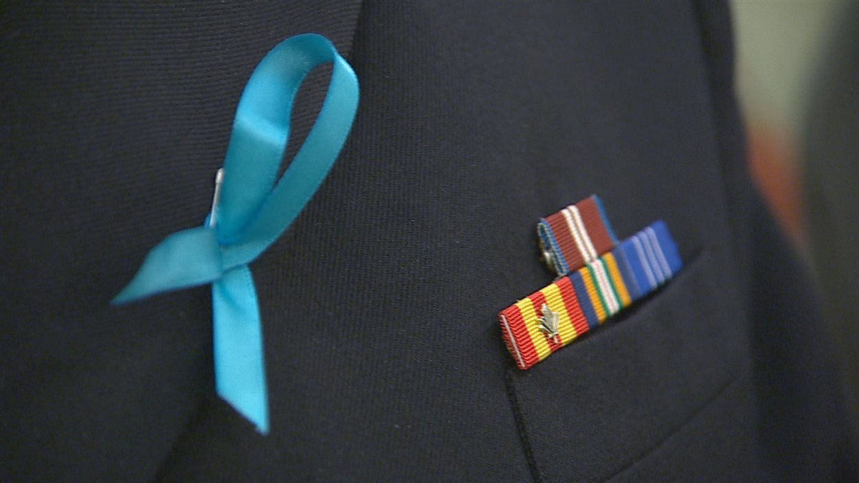 Le ruban couleur sarcelle symbolisera cette journée de sensibilisation au trouble post-traumatique.