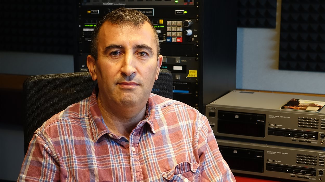 Cid Kacioui dan nos studios de Radio-Canada à Saskatoon