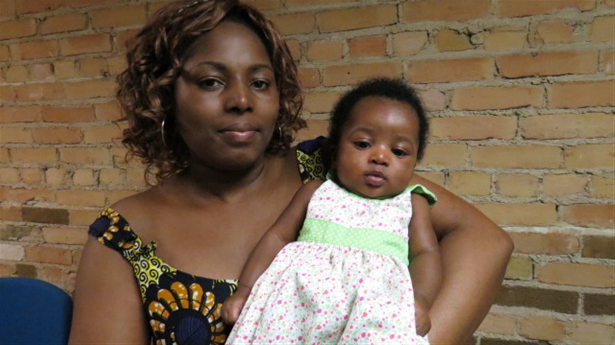 Émeline avec sa fille Estrella