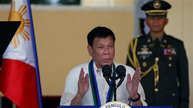 Le président des Philippines, Rodrigo Duterte, lors de son discours devant de hauts responsables militaires à Manille, le 1er juillet 2016. Le président des Philippines, Rodrigo Duterte, lors de son discours devant de hauts responsables militaires à Manille, le 1er juillet 2016.