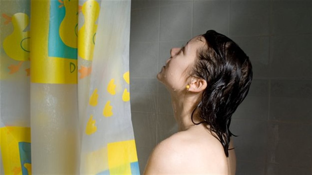 La douche au quotidien, pas aussi sain qu'on le croit