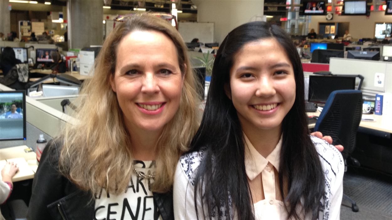 Célyne Gagnon et Tiffany Huang, une diplômée en immersion française de l’école secondaire Hugh McRoberts à Richmond, en Colombie-Britannique.